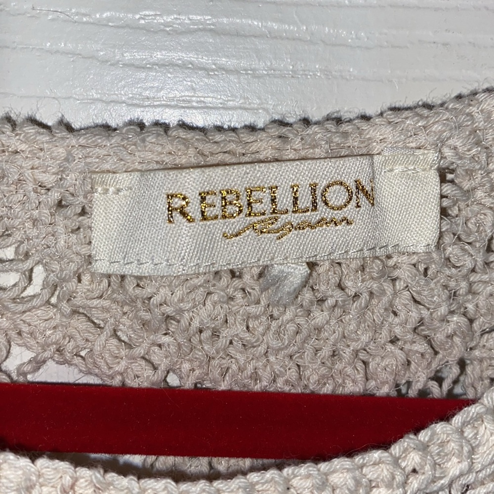 Rebellion Cream Colored Crochet Sleeveless Women’s Scalloped Top Size S - Picture 4 of 6